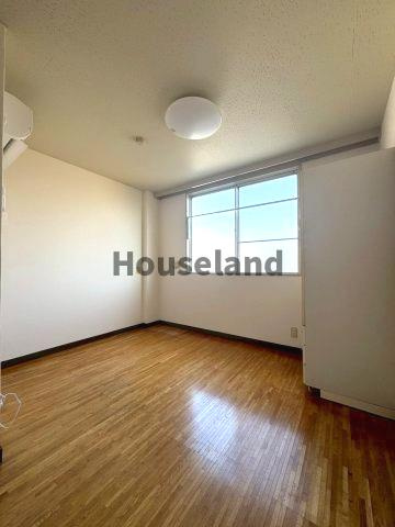 ローズ本町マンションの居間・リビング