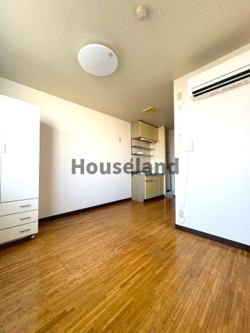 ローズ本町マンションの居間・リビング