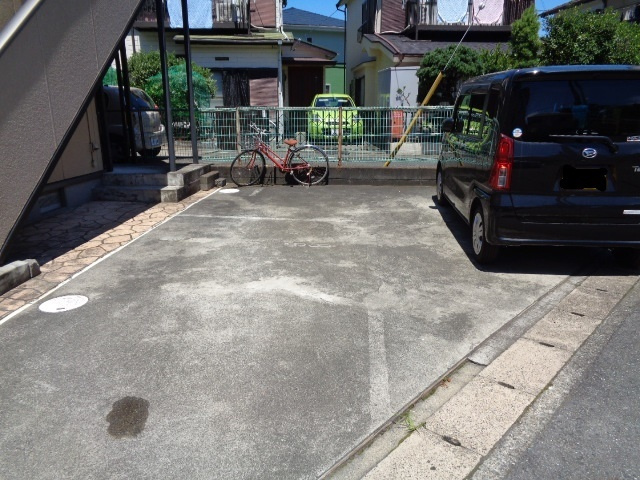 チェレステ鎌倉の駐車場