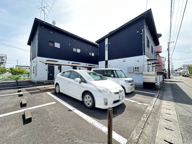 Ｊｓ　Ｈｏｕｓｅ　北棟の駐車場