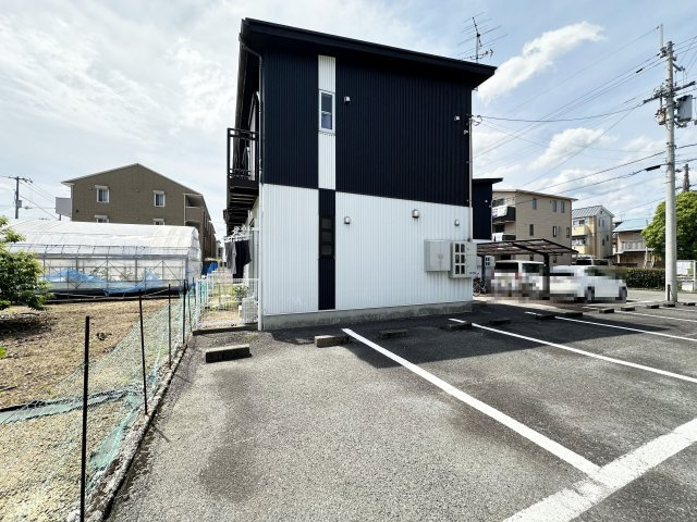 Ｊｓ　Ｈｏｕｓｅ　北棟の駐車場