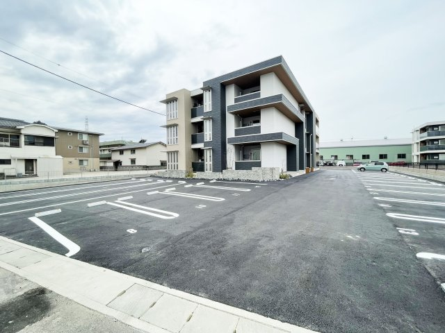 ドゥ・アムールの駐車場