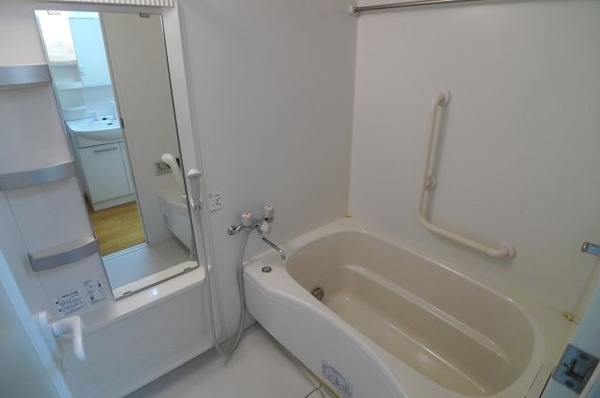 ヴィラコートSEIの浴室