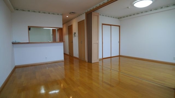 ヴィラコートSEIの居間・リビング