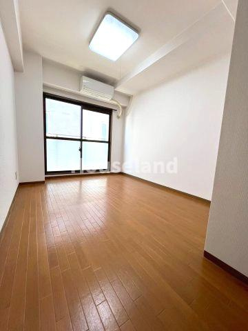 和歌山ドリームビルの居間・リビング