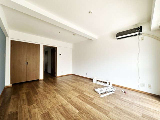 ペアスタ常三島の居間・リビング