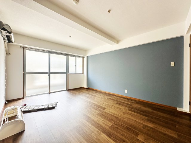 ペアスタ常三島の居間・リビング