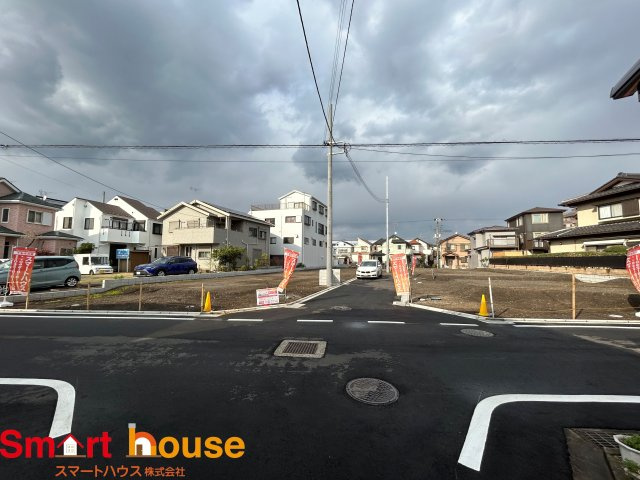 相模原市中央区共和　条件無し売地全10区画の前面道路含む現地写真