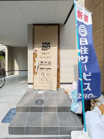 崇徳院新築戸建の玄関