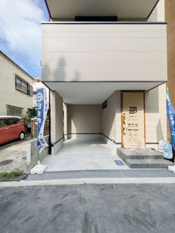 崇徳院新築戸建の駐車場|カースペース1台可能※車種によっては駐車できない場合もございます。詳しくは現地にてご確認ください。