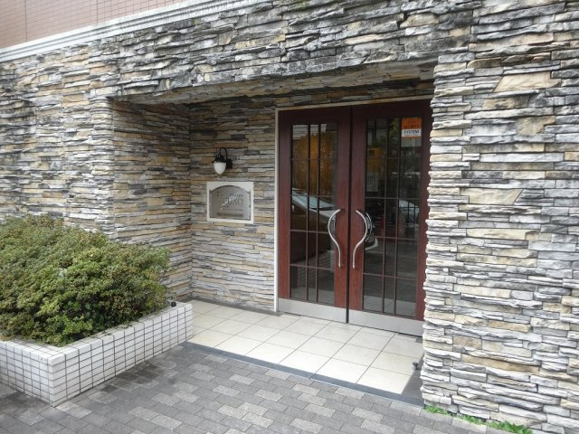 プレールドゥーク文京本駒込のエントランス