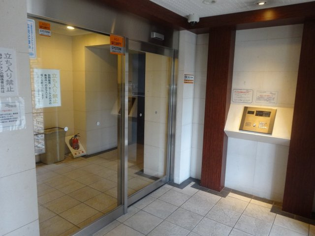 プレールドゥーク文京本駒込のエントランス