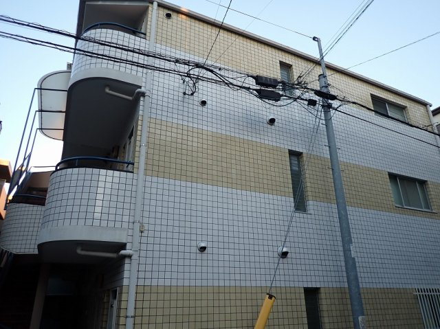 ベイアルファ上富士の外観