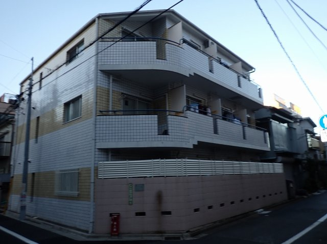 ベイアルファ上富士の外観