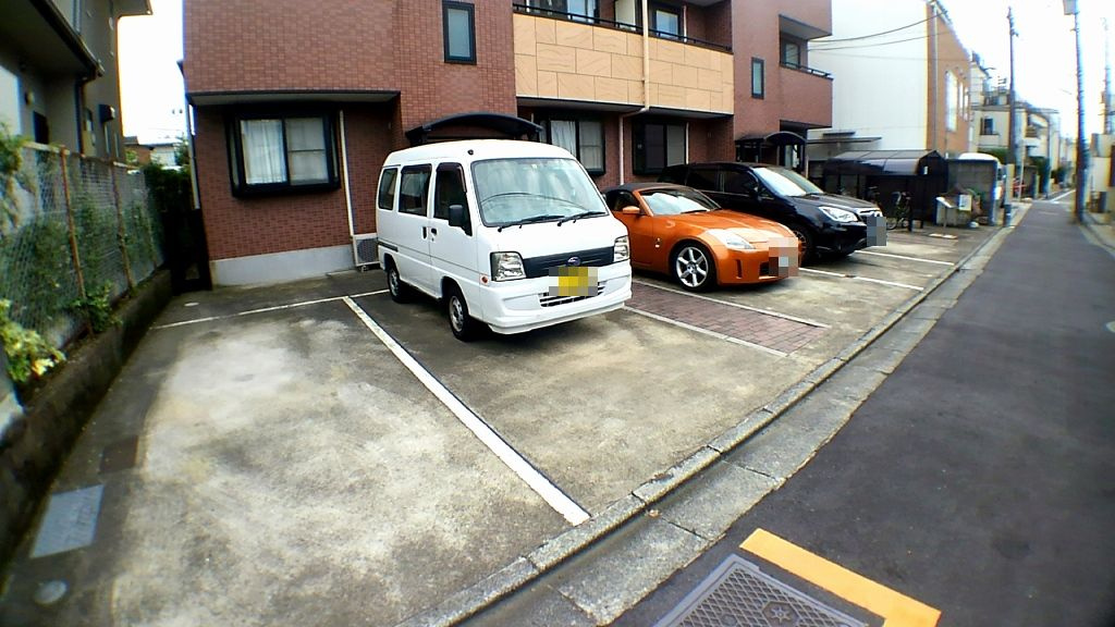 GRACE STARの駐車場