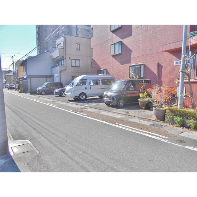 フルール初日の駐車場