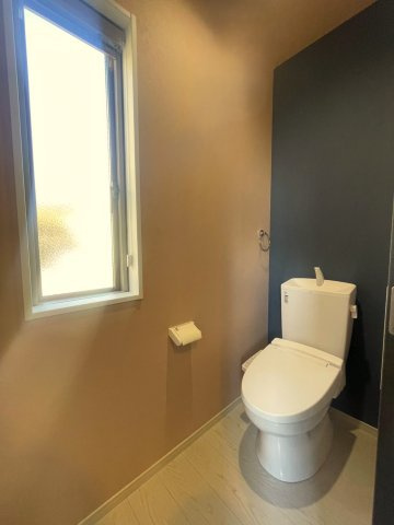 春日井市藤山台　新築平屋のトイレ|落ち着いた色調のトイレです