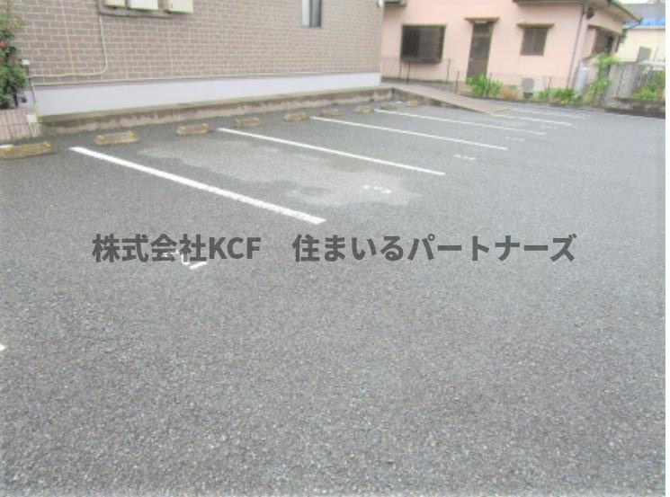 クレセント・モアの駐車場|駐車スペースもあります