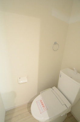 【トイレ】 | 海老名市門沢橋２丁目 新築戸建て 全6棟【仲介手数料無料】 | 1階