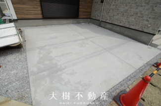 【駐車場】