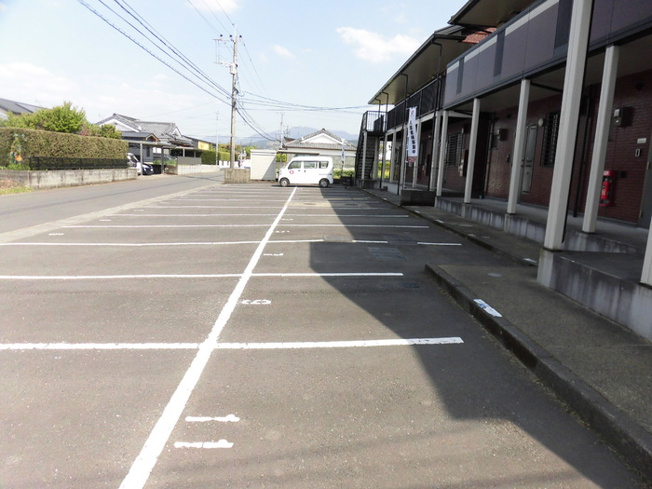 【駐車場】 | ジェネス カミムラ | 駐車場
