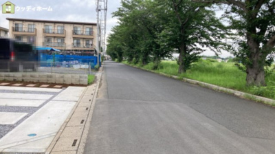【前面道路含む現地写真】 | 越谷市花田10期　新築一戸建て　1号棟