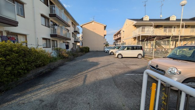 【駐車場】