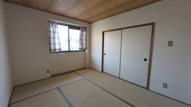 【寝室】