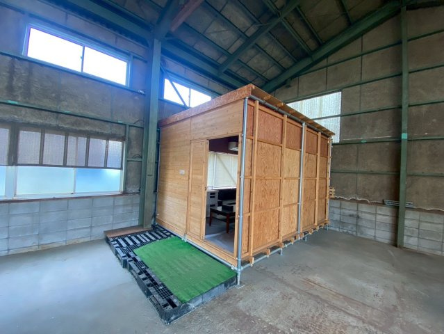 安城市柿碕町貸倉庫の内装