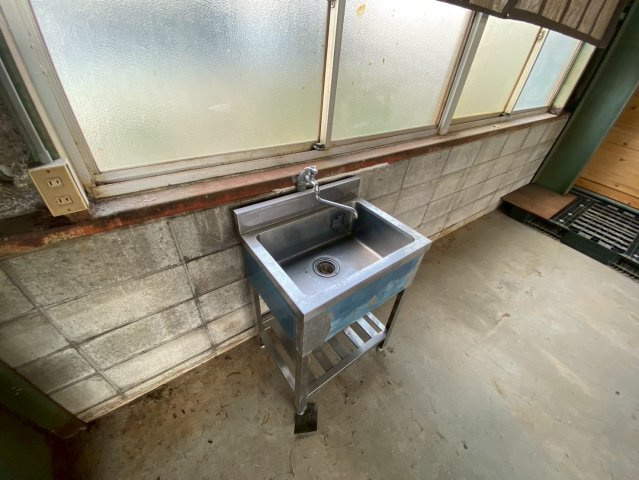 安城市柿碕町貸倉庫の洗面所