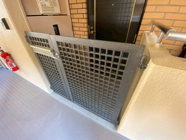 コート芦屋朝日ヶ丘4号棟のバルコニー