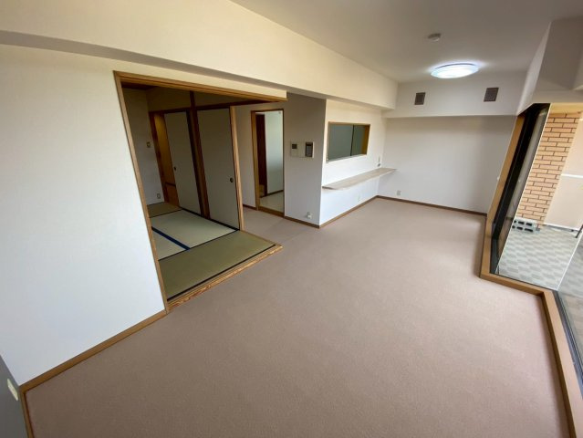 コート芦屋朝日ヶ丘4号棟の居間・リビング