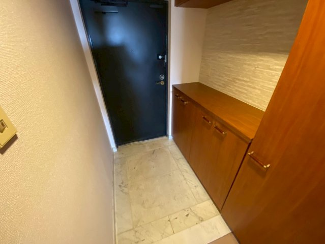 コート芦屋朝日ヶ丘4号棟の玄関