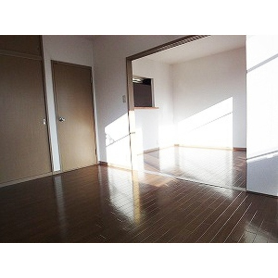 サンビレッジよし乃Cの洋室