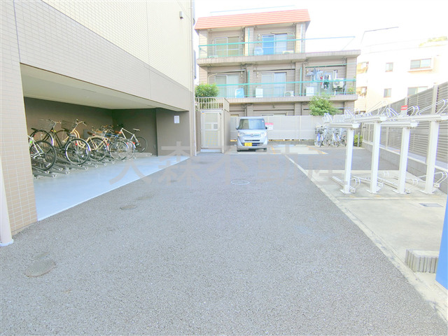 コンシェリア大森withのその他共用部分|敷地内駐車場2台はコインパーキング