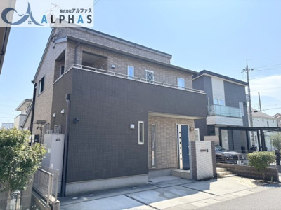 【外観】 | 明石市大久保町茜二丁目　中古戸建 | 区画整理地内の閑静な住宅街にある一戸建て♪
傷や汚れに強くて劣化のしにくいタイル外壁♪
