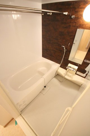 サンゴールドの浴室|※お部屋により仕様が異なる場合があります※