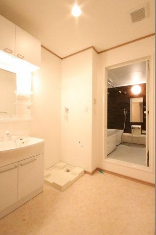 サンゴールドの洗面所|※お部屋により仕様が異なる場合があります※