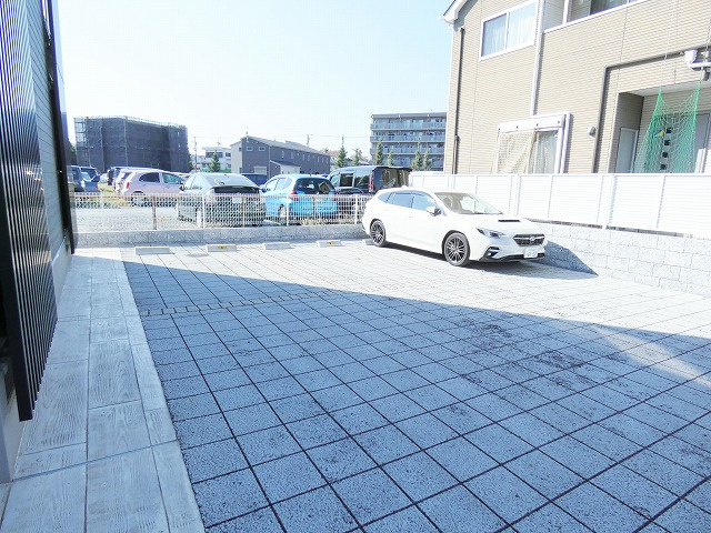 リブリ・myuの駐車場