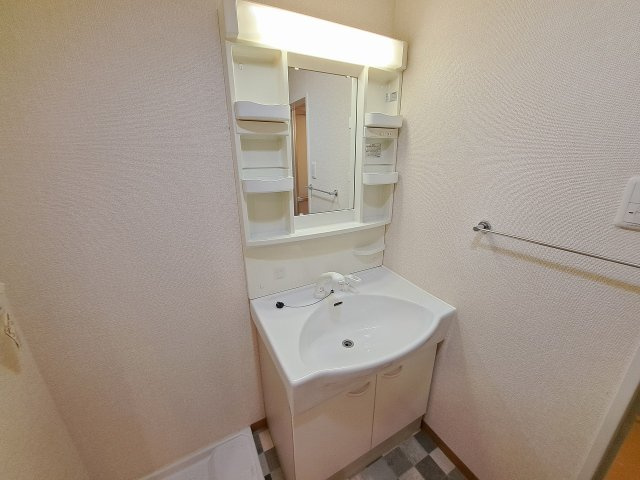 モンセラートの独立洗面台