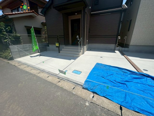 桶川市神明第2　新築戸建　ハートフルタウン02の駐車場