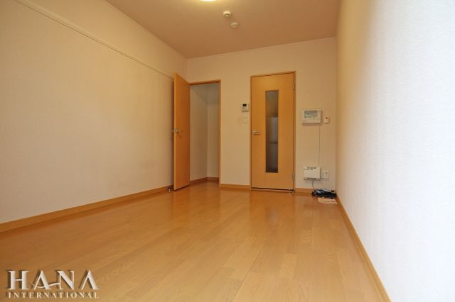 レオパレスプチパレKの居間・リビング