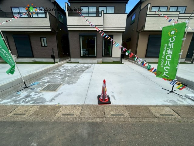 桶川市坂田東　3期　新築戸建　ハートフルタウンCの駐車場