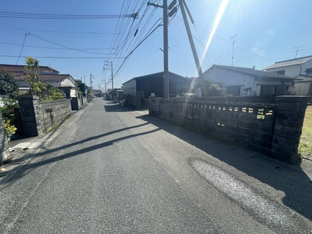 古城町　中古住宅の前面道路含む現地写真