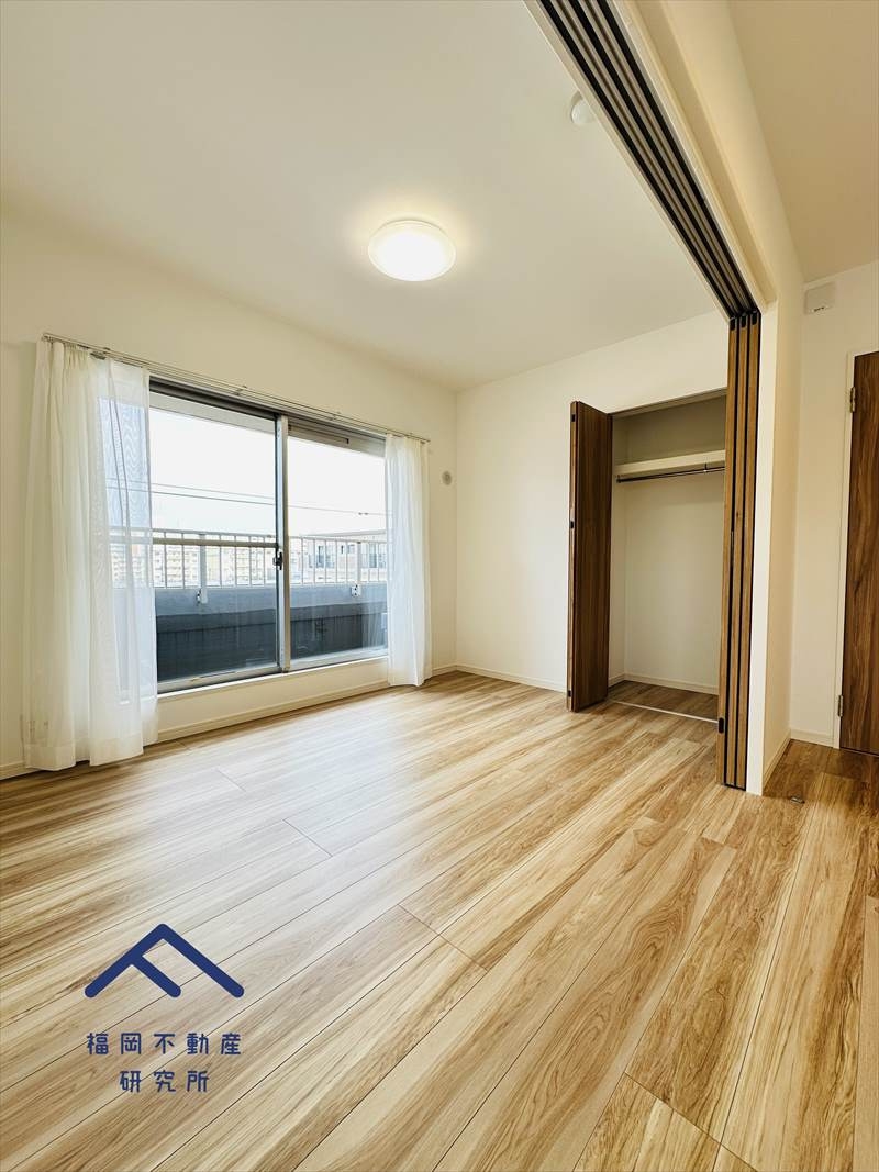 ライオンズマンション博多南の洋室