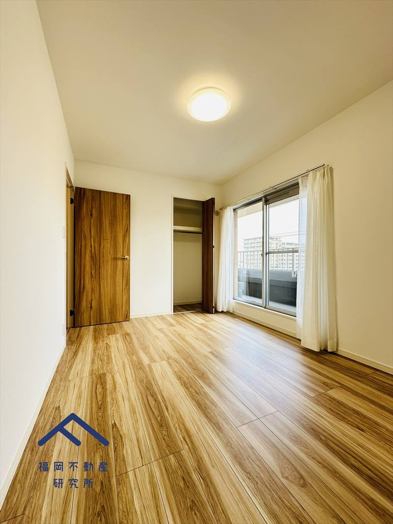 ライオンズマンション博多南の洋室