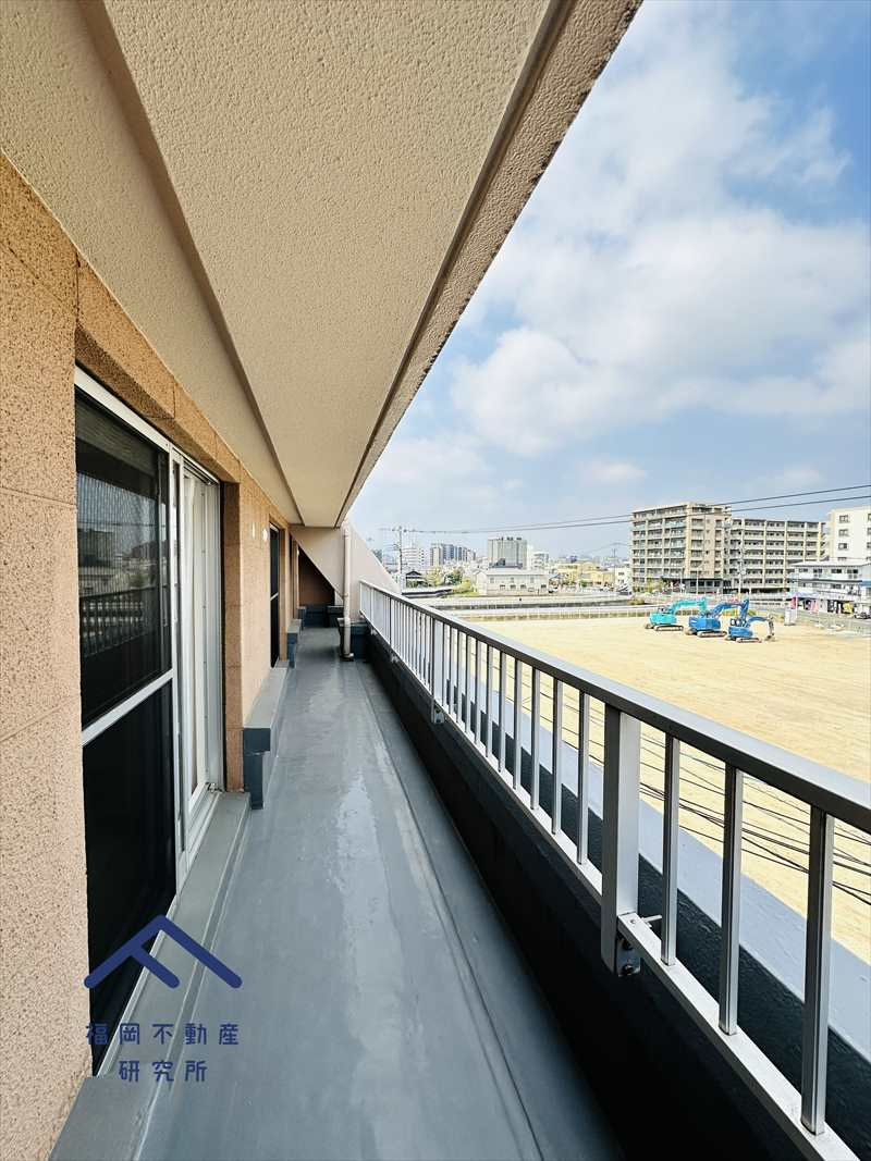 ライオンズマンション博多南のバルコニー