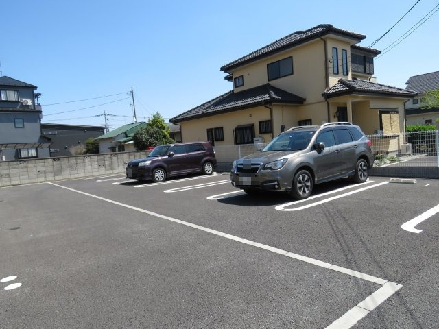 ラカスタンの駐車場