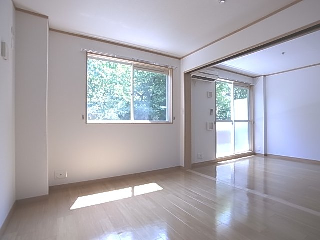 パルティール妙法寺の居間・リビング|室内