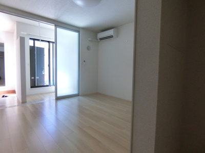 【居間・リビング】 | リバーサイド東巌城 | イメージ写真102